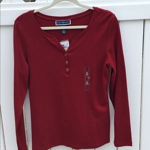 NWT Red Karen Scott Long Sleeve Henley Size M